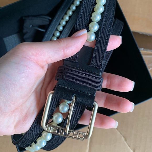 Authentic Chanel pearl belt size 70 - Picture 2 of 5